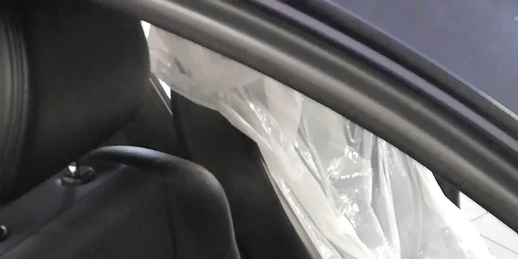 Profesionální čištění interiéru nebo exteriéru osobního automobilu