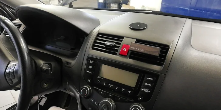 Profesionální čištění interiéru nebo exteriéru osobního automobilu