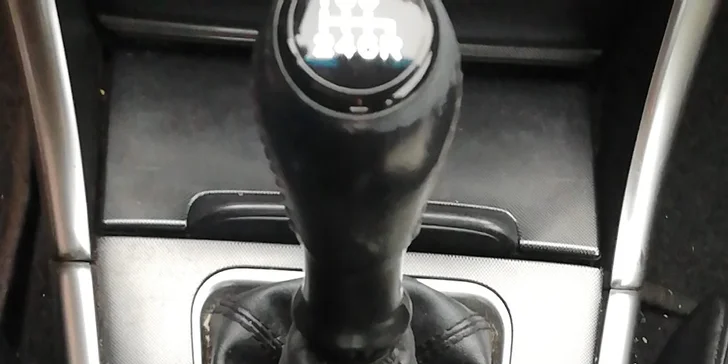 Profesionální čištění interiéru nebo exteriéru osobního automobilu