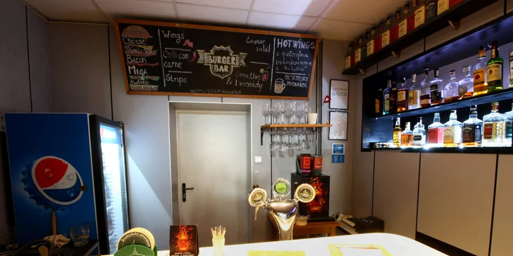 Burger podle výběru z 5 druhů včetně vege, hranolky a domácí limonáda pro 1 i 2 osoby