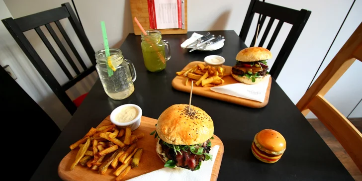 Burger podle výběru z 5 druhů včetně vege, hranolky a domácí limonáda pro 1 i 2 osoby