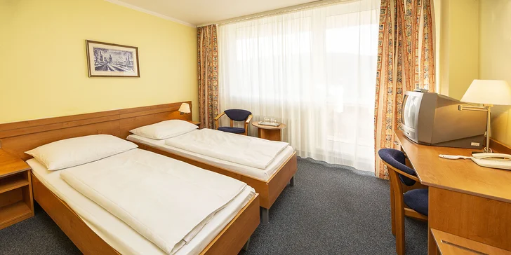 Podzimní i zimní relax v Luhačovicích v hotelu blízko přehrady: polopenze, wellness procedury i sauna