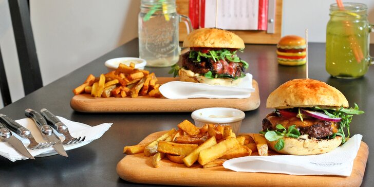 Burger podle výběru z 5 druhů včetně vege, hranolky a domácí limonáda pro 1 i 2 osoby