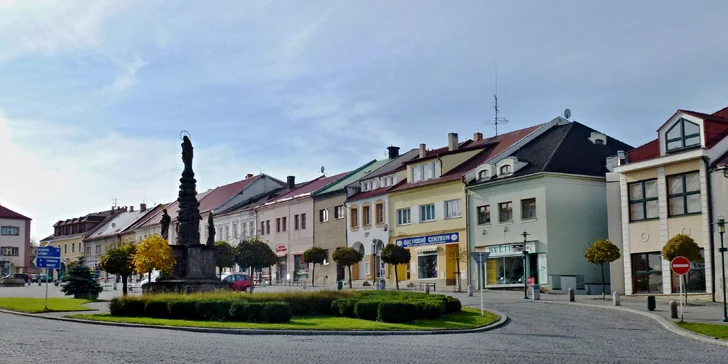 Jedno či dvě nadupaná burger menu s hranolky, cibulovými kroužky i kukuřicí a salátem
