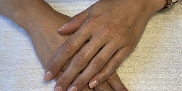 Péče pro krásné ruce: manikúra s regenerací, P-Shine či gel lakem