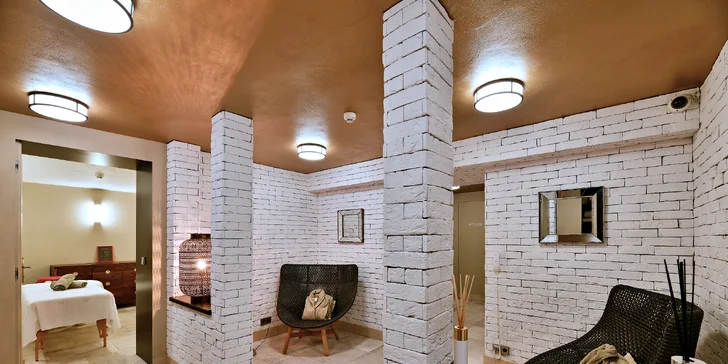 Romantika v 5* hotelu v centru Prahy: menu pro 2 osoby, lahev sektu i privátní spa