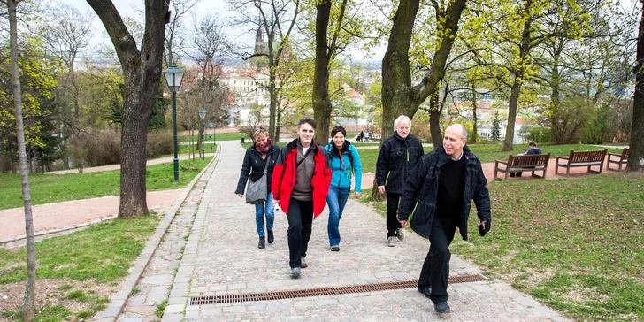 Hádanky skryté v ulicích města: outdoorová únikovka až pro 5 hráčů