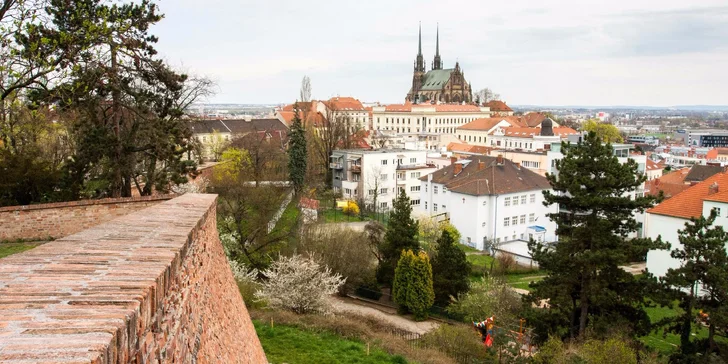 Hádanky skryté v ulicích města: outdoorová únikovka až pro 5 hráčů