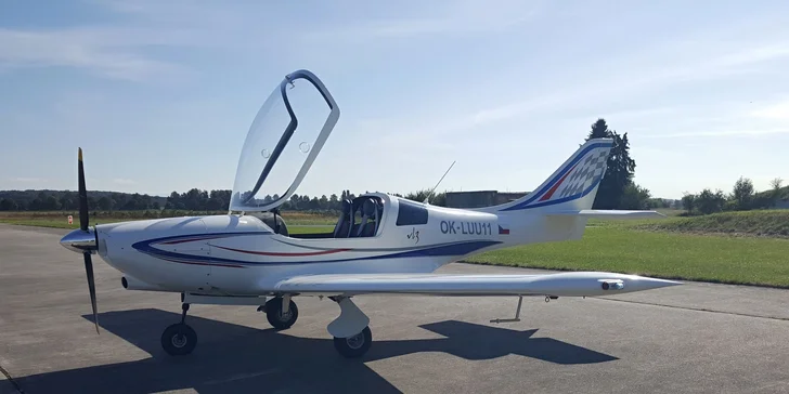 Až 75 minut letu nejrychlejším letounem v kat. RAL 2 včetně pilotování