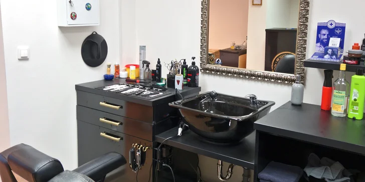 Péče pro chlapy: stříhání vlasů, úprava vousů nebo full servis v barbershopu