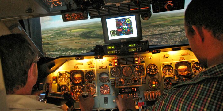 Bezpečně na zemi, přesto v oblacích: 60 minut na leteckém simulátoru FNTP II pro 1 osobu