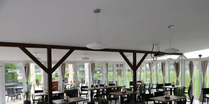 Svatomartinské tříchodové menu se sklenkou vína pro dva v restauraci Cinda