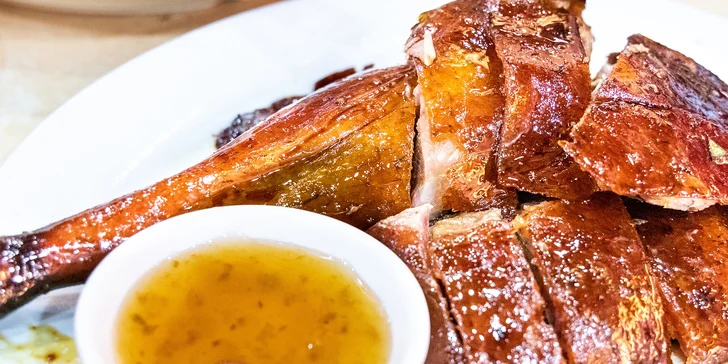 Svatomartinské tříchodové menu se sklenkou vína pro dva v restauraci Cinda
