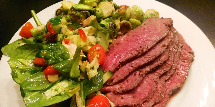 Romantika v centru Telče: hotel u zámeckého parku, polopenze i víno