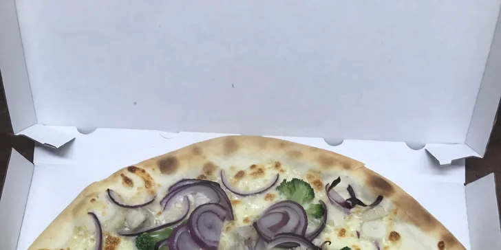 Jedna nebo dvě pizzy s průměrem 34 cm dle výběru: margherita, hawaii i tvarůžková či s brokolicí