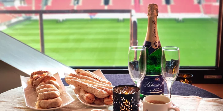 4* hotel v srdci stadionu fotbalové Slavie: ubytování se snídaní i čaj o páté ve vyhlášeném Café Louvre