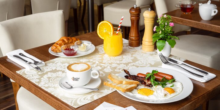 4* hotel v srdci stadionu fotbalové Slavie: ubytování se snídaní i čaj o páté ve vyhlášeném Café Louvre