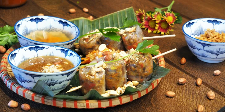 Hostina jako v ráji pro 1–4 osoby: polévka a hlavní jídlo dle výběru ve vietnamské restauraci