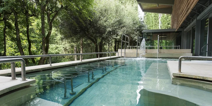 Do termálních bazénů Piscine Termali Theia se vydejte za blahodárnou vodní relaxací.