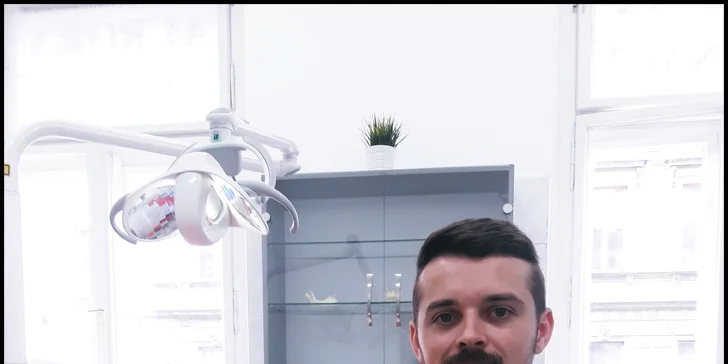 Kompletní dentální hygiena: odstranění zubního kamene, air flow, fluoridace a instruktáž