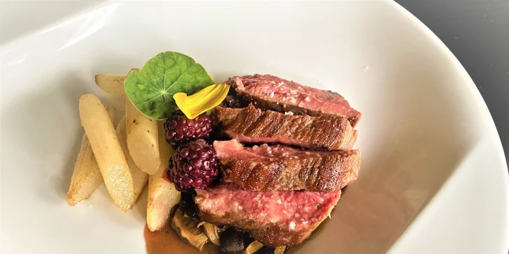 Mezinárodní či indické degustační menu: terina z kachních jater i krůtí prsa