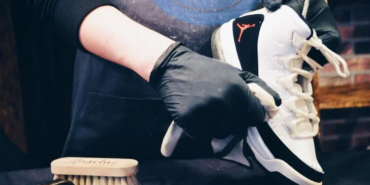 Precizní vyčištění obuvi od Sneaker Corner: čištění, dezinfekce i impregnace