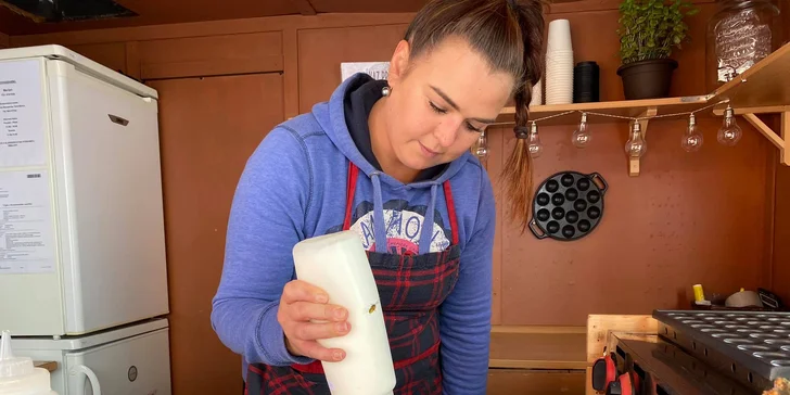 Mini lívanečky s sebou: 10 nebo 20 kousků s čokoládou či ovocem a k tomu nápoj