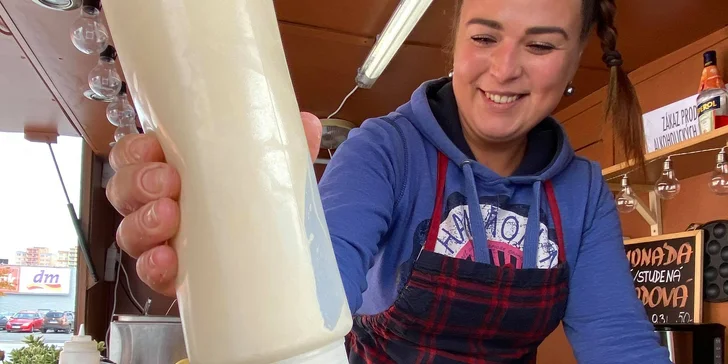 Čerstvé mini lívanečky a limonáda nebo káva s sebou pro 1 nebo 2 mlsouny