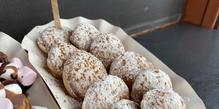 Mini lívanečky s sebou: 10 nebo 20 kousků s čokoládou či ovocem a k tomu nápoj