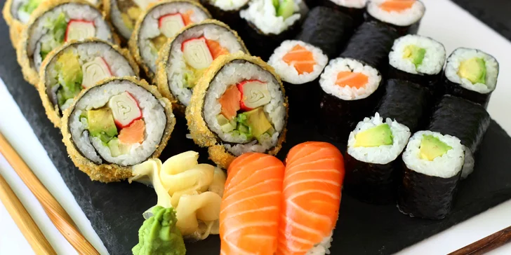 Pochutnejte si na lahodném sushi: 18–40 ks s okurkou, avokádem i lososem