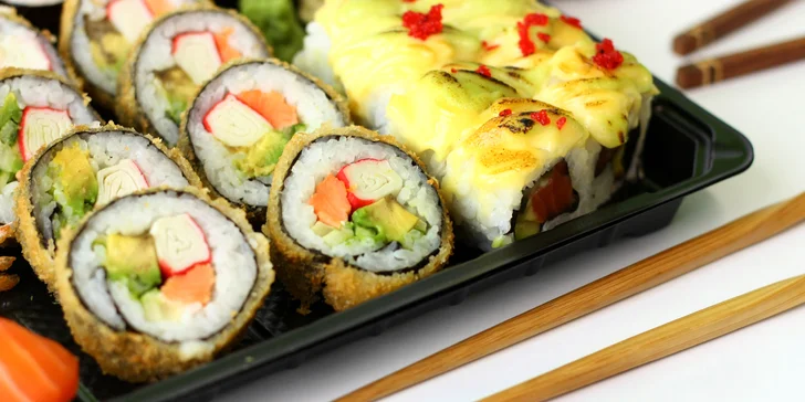 Pochutnejte si na lahodném sushi: 18–40 ks s okurkou, avokádem i lososem