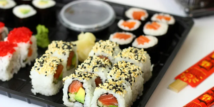 Pochutnejte si na lahodném sushi: 18–40 ks s okurkou, avokádem i lososem