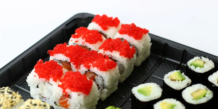 Pochutnejte si na lahodném sushi: 18–40 ks s okurkou, avokádem i lososem