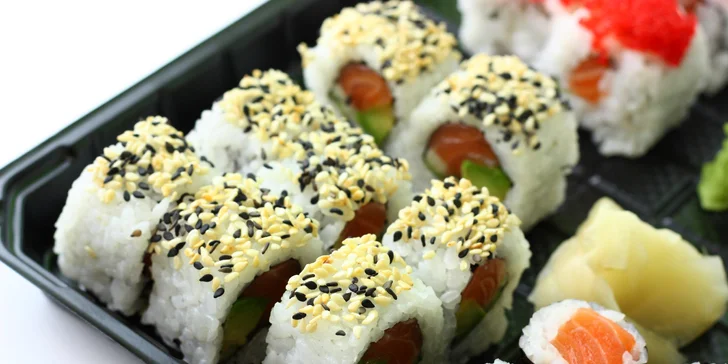 Pochutnejte si na lahodném sushi: 18–40 ks s okurkou, avokádem i lososem