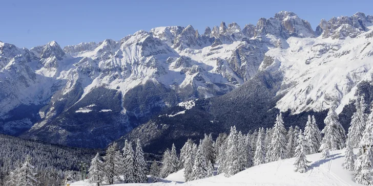 Lyžovačka v italských Dolomitech: doprava, ubytování s polopenzí a skipas