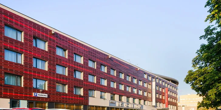4* hotel v srdci stadionu fotbalové Slávie: moderní hotel, snídaně i karta na zážitky