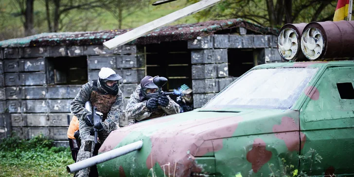 Rozlučka se svobodou či narozeninová párty v military wellness: koupací sud, paintball a spaní ve stanu