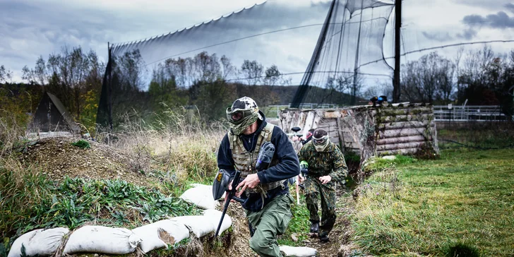 Rozlučka se svobodou či narozeninová párty v military wellness: koupací sud, paintball a spaní ve stanu