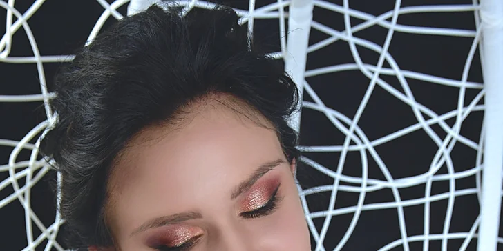 Večerní líčení na plesy a další akce nebo fotomake-up ve Studiu Visage Anděl