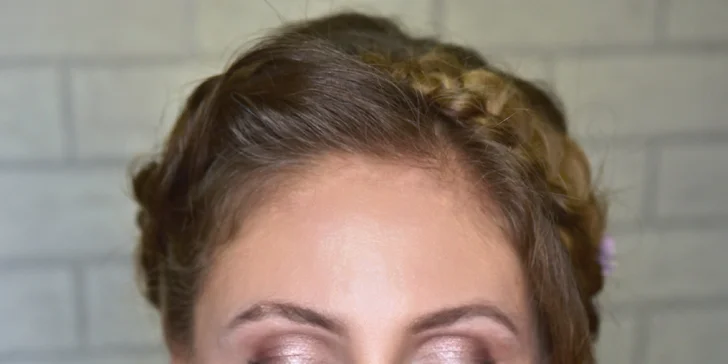 Večerní líčení na plesy a další akce nebo fotomake-up ve Studiu Visage Anděl
