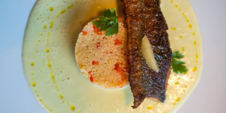 5chodové degustační menu pro dva: kachní prso či pstruh, krevety, rajská polévka, panna cotta