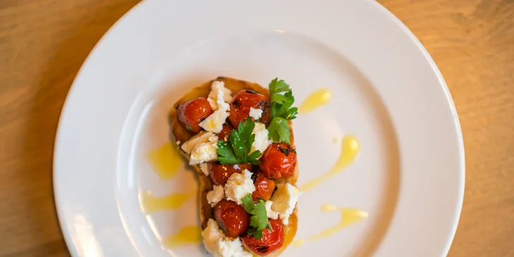 5chodové degustační menu pro dva: kachní prso či pstruh, krevety, rajská polévka, panna cotta