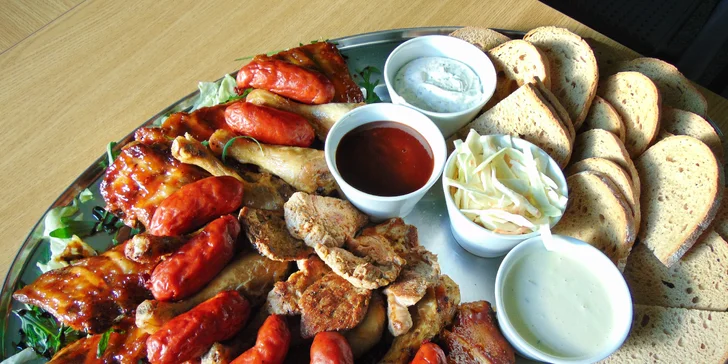 Parádní večer: 1,7kg mix grill a 1 nebo 2 hodiny bowlingu až pro 8 osob