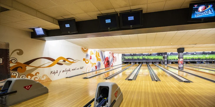 Parádní večer: 1,7kg mix grill a 1 nebo 2 hodiny bowlingu až pro 8 osob