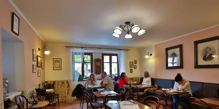 Sladké chvíle: Dortletka a káva podle výběru pro jednoho nebo pro dva