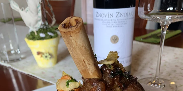 Menu o 3 nebo 4 chodech a k němu wellness, víno i degustace rumů, whisky či destilátů pro 2 osoby