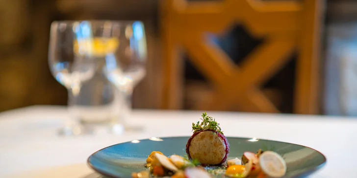 Degustační menu s pštrosím masem i 2hodinový vstup do wellness pro 2 osoby