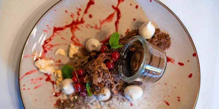 Degustační menu s pštrosím masem i 2hodinový vstup do wellness pro 2 osoby