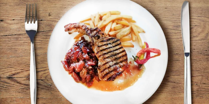 Tomahawk steak se šípkovou i americkými brambory pro jednoho nebo dva gurmány