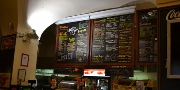 199 Kč za speciality v Bohemia Bagel v hodnotě 350 Kč! Prvotřídní pochoutky z grilu, burgery, saláty, sendviče a další delikatesy.